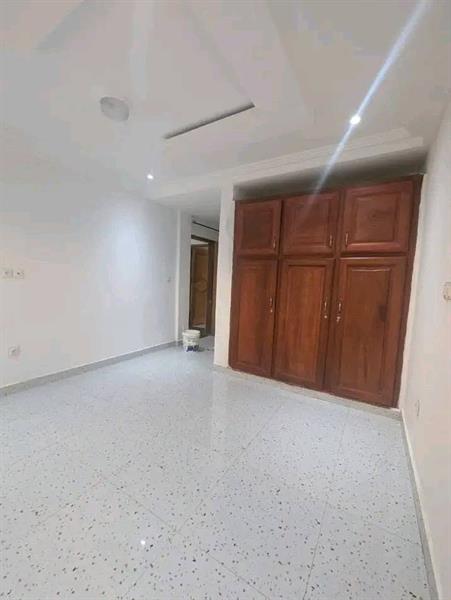 Bel Appartement Spqcieux À Mimboman. J &  J CORPORATION