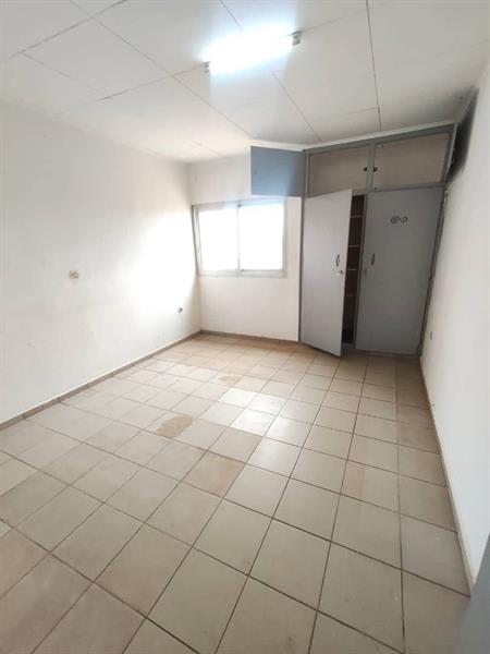 Appartement Spacieux À Tit Garage J &  J CORPORATION
