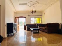 Villa Avec Parking  Et Gardien À Mbankolo,, Yaoundé, Immobilier au Cameroun