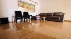 Villa Avec Parking  Et Gardien À Mbankolo,, Yaoundé, Immobilier au Cameroun